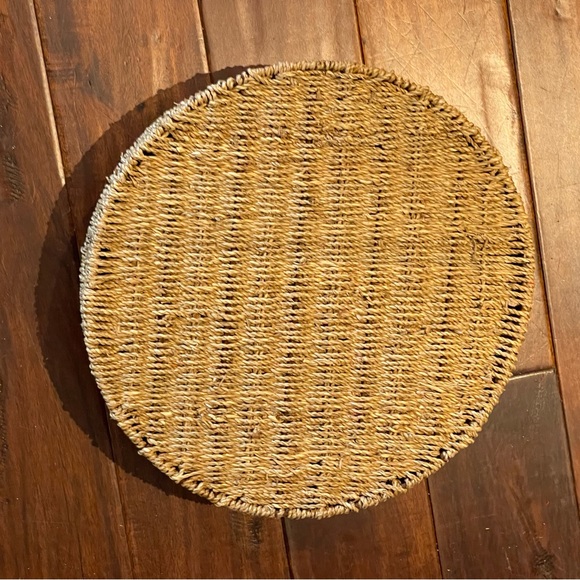 Vintage Artisan Hand Woven Divided Wicker Basket Mint Condition 14” - Picture 2 of 4